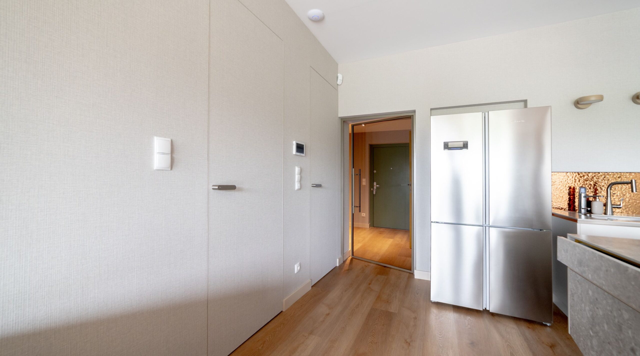 Intiri drzwi ukryte smartwall concealed doors